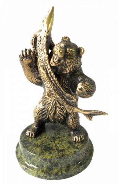 Бронзовая статуэтка Медведь с осетром