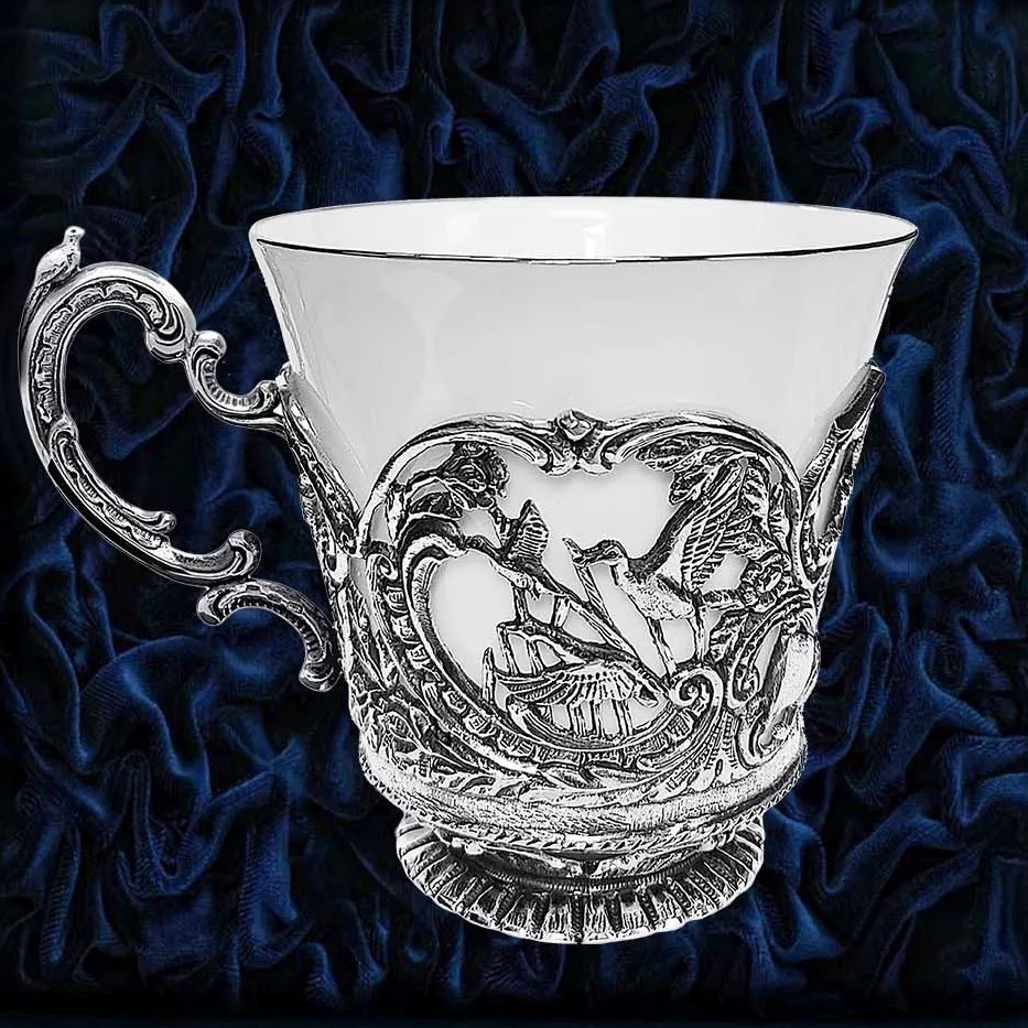 Серебряная чайная чашка Королевская охота c чернениемФото 14349-02.jpg