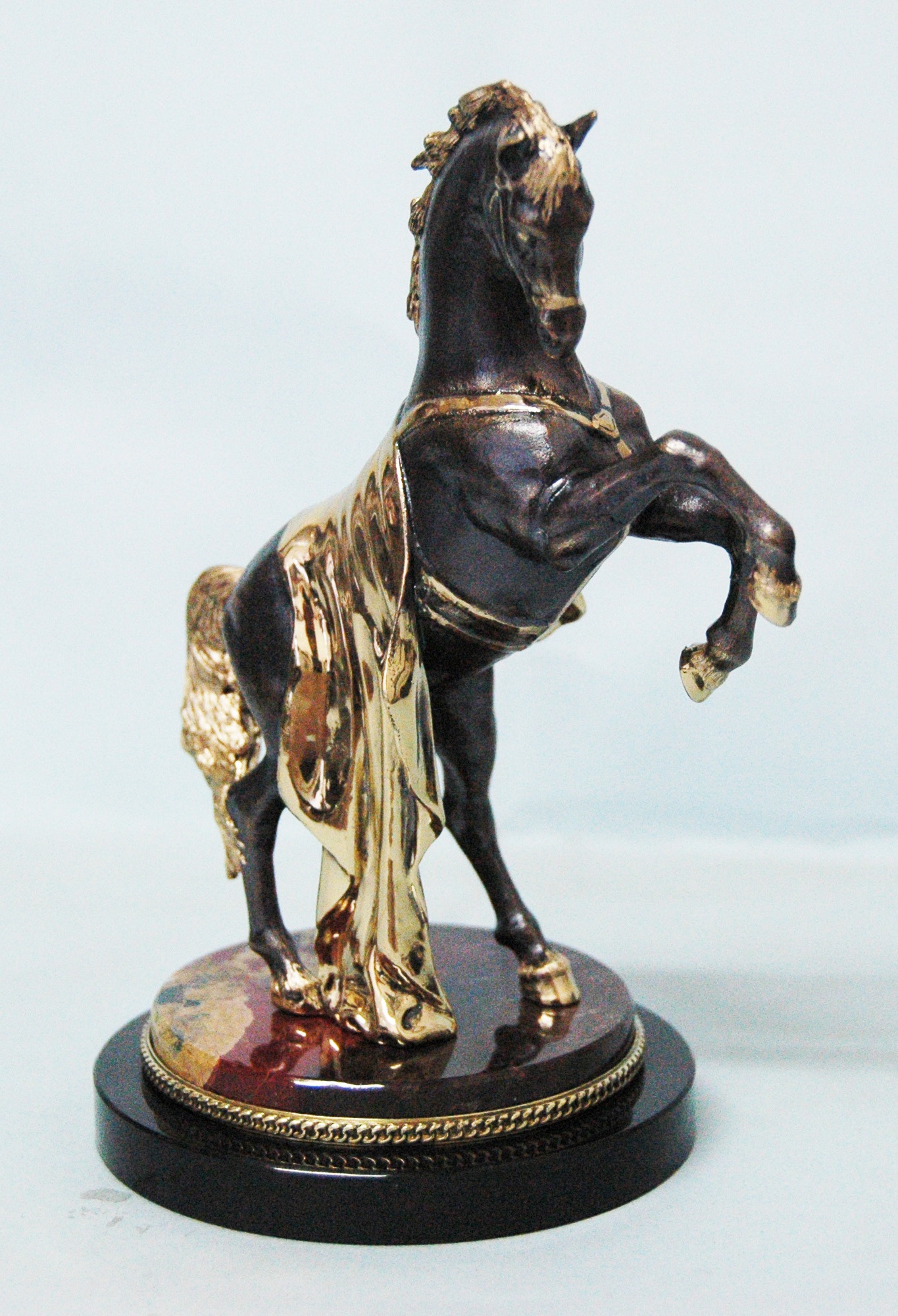 Бронзовая статуэтка Конь