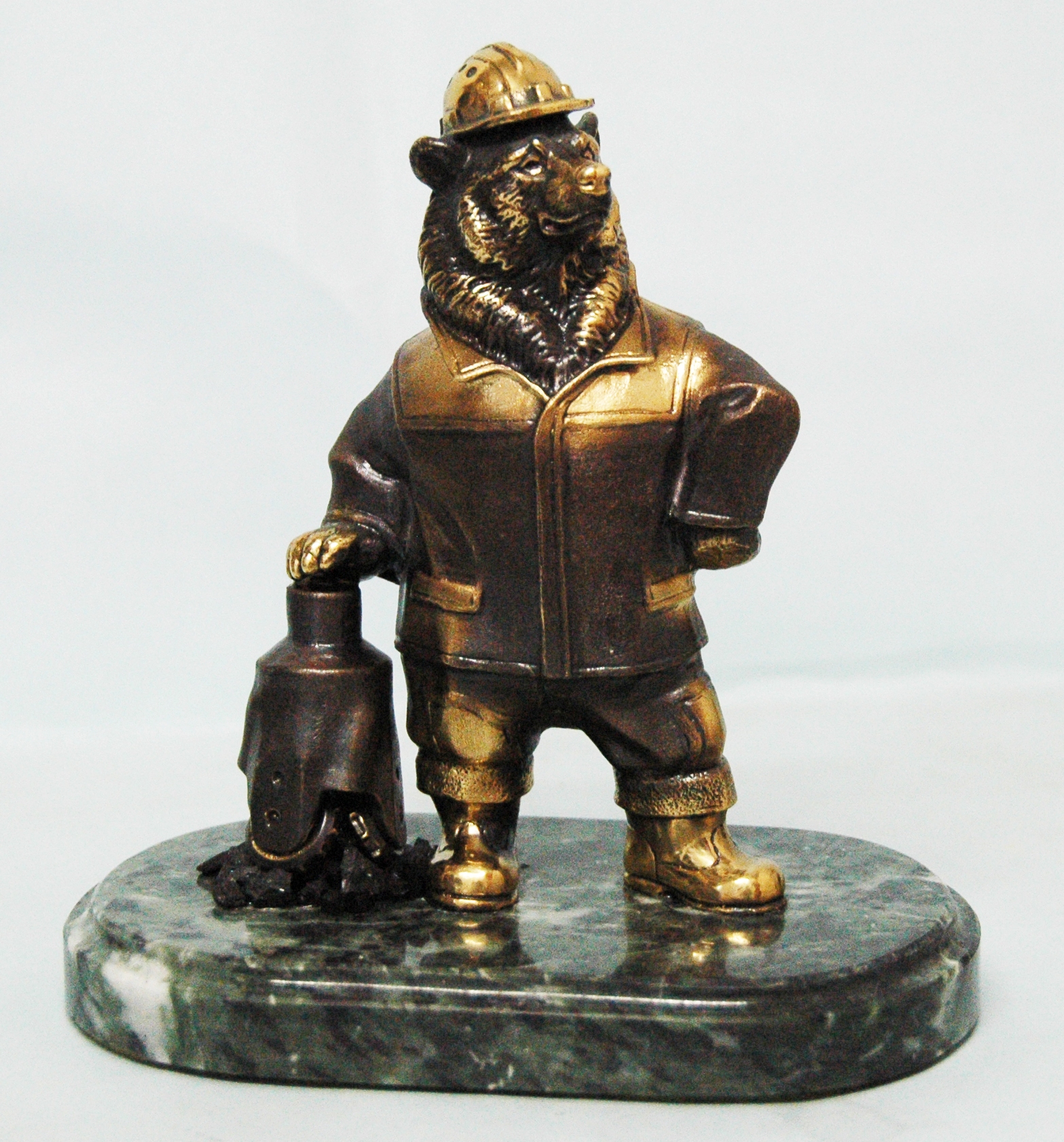 Бронзовая статуэтка Медведь-буровик