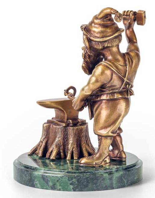 Бронзовая скульптурная композиция Гном-кузнец
