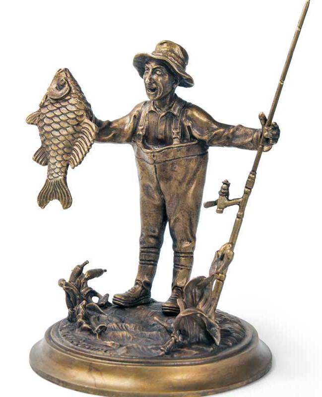 Бронзовая скульптурная композиция Рыбак на карпаФото 15343-01.jpg