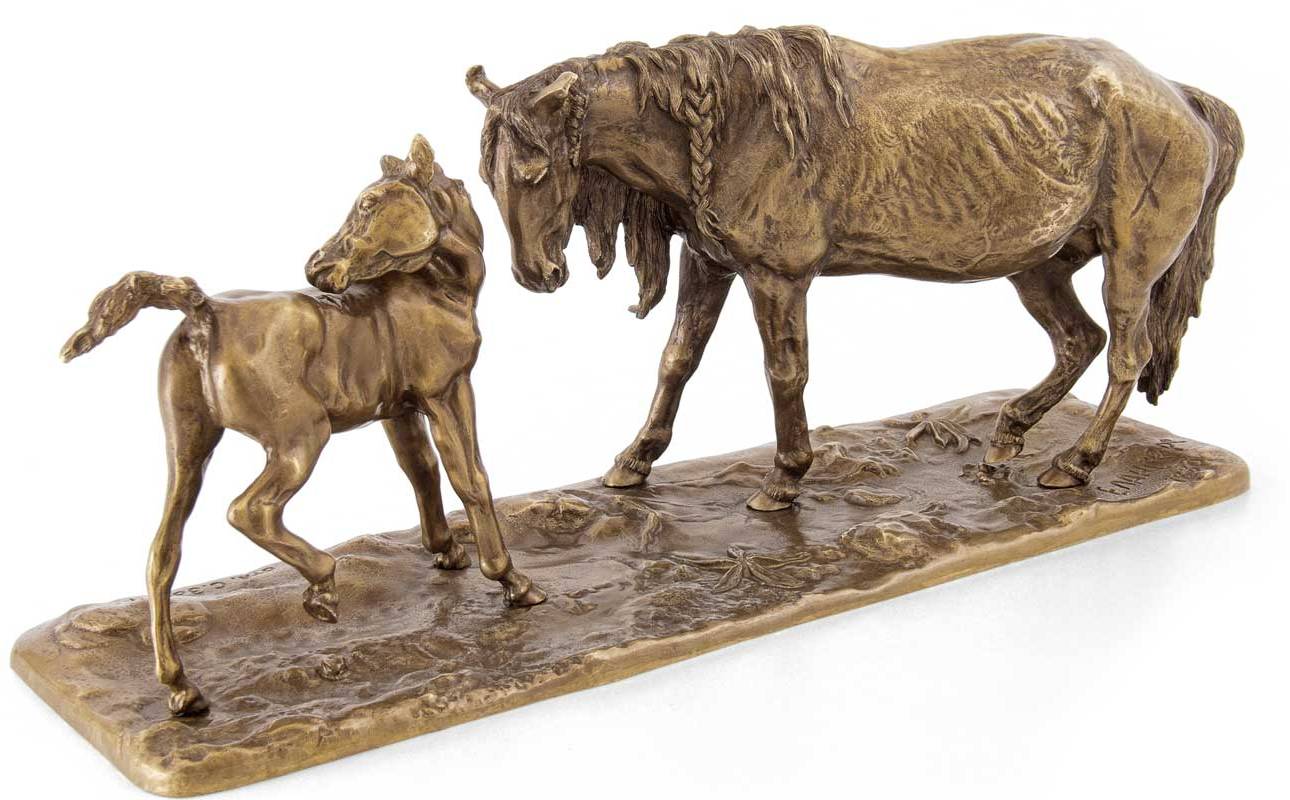 Бронзовая скульптура Лошадь с жеребёнком на воле