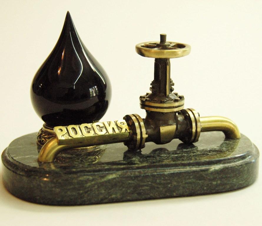 Бронзовый сувенир Российская нефтяная промышленность