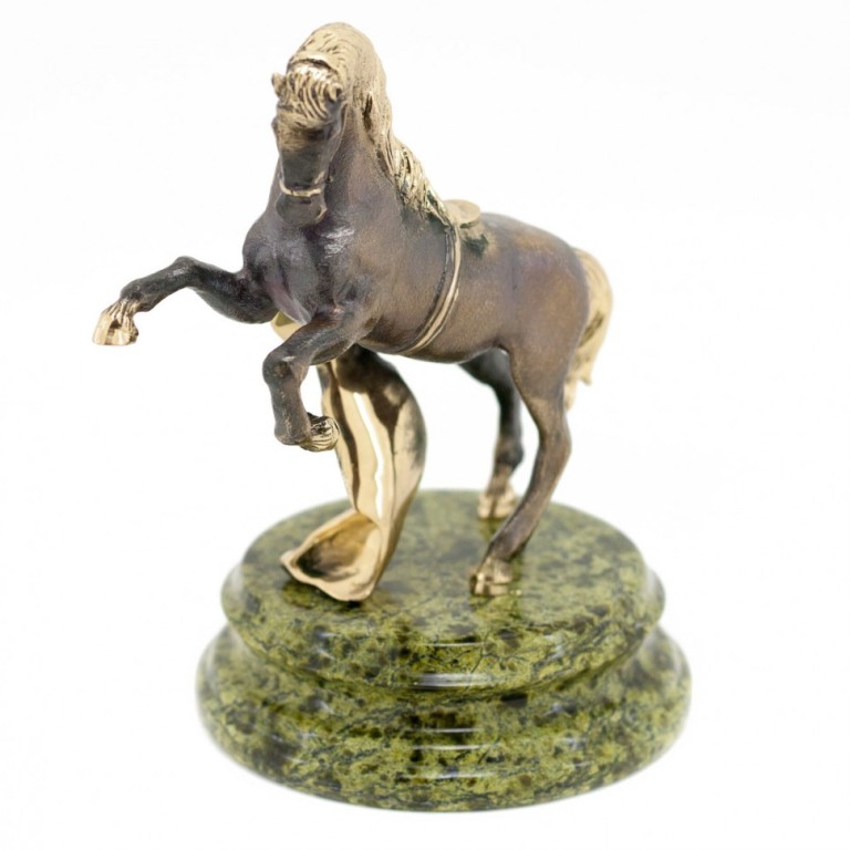 Бронзовая статуэтка Конь с попонойФото 21967-02.jpg