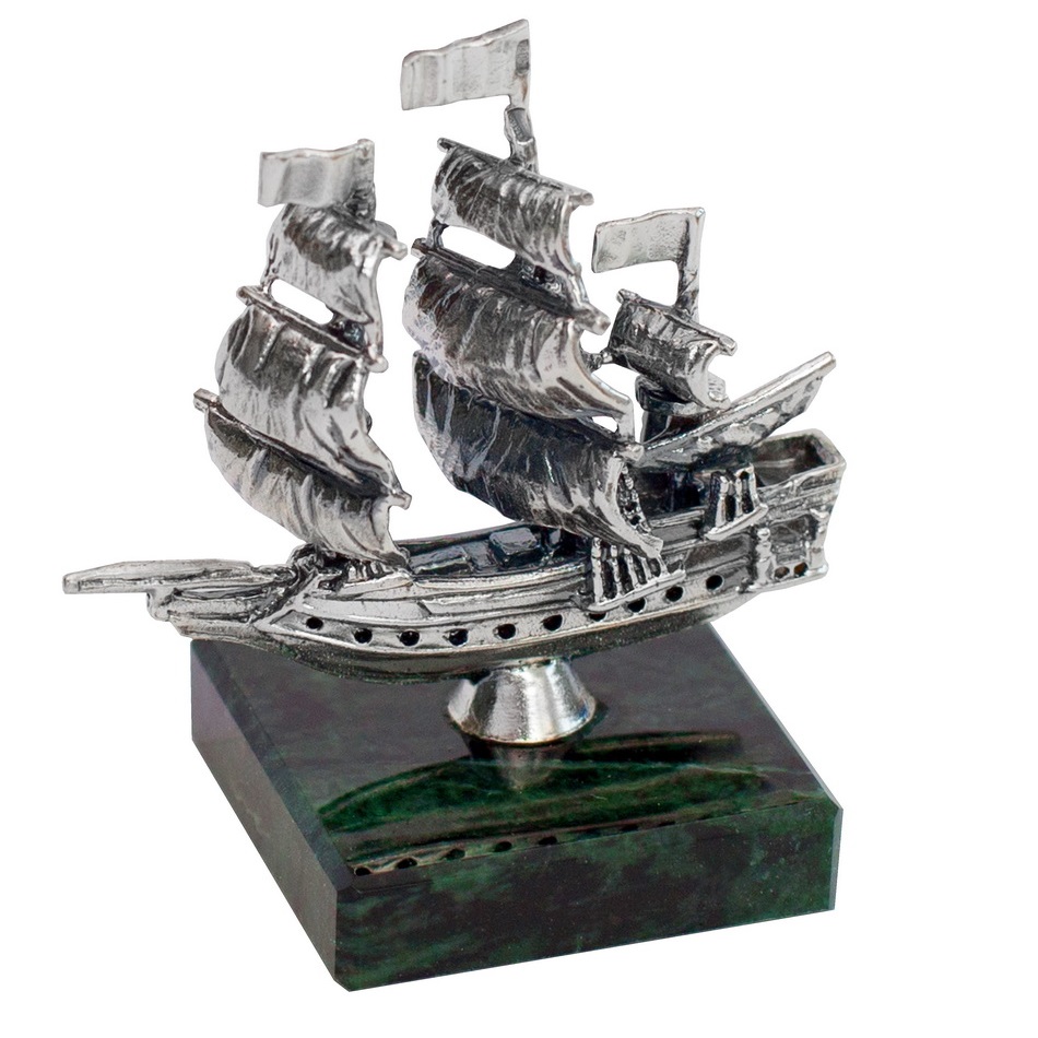 Серебряная статуэтка Корабль