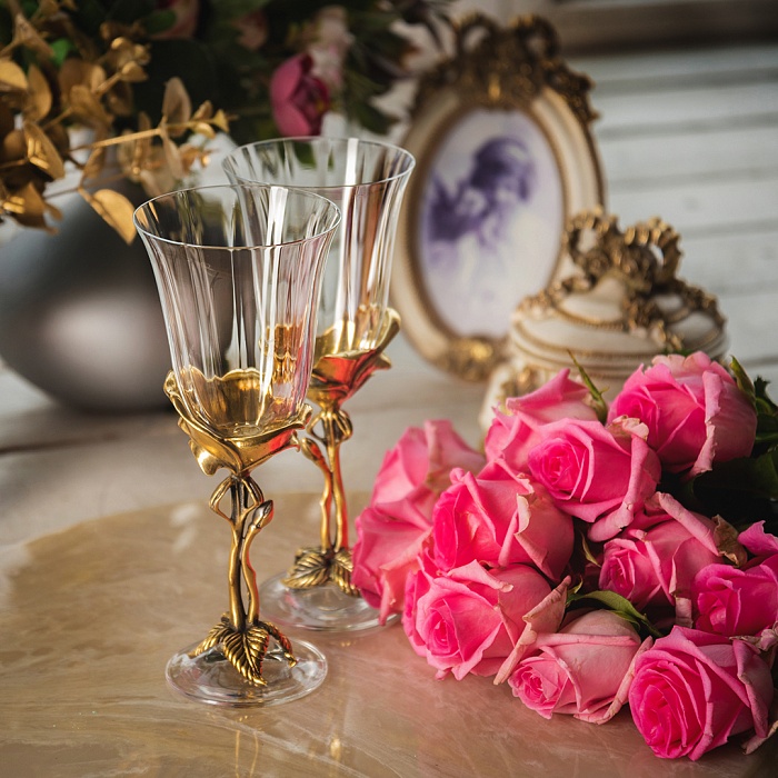 Набор из двух бокалов для вина Роза в деревянной шкатулкеФото 24007-01.jpg
