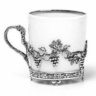 Серебряная чайная чашка Виноград