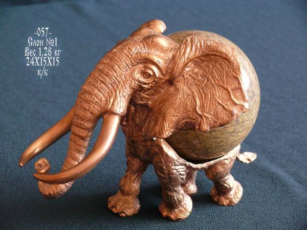 Бронзовая статуэтка Слон №-1 с шаром