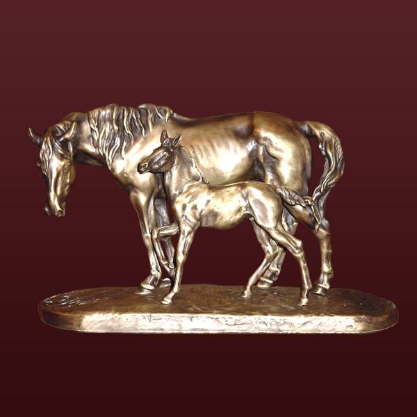Бронзовая скульптура Лошадь с жеребенком
