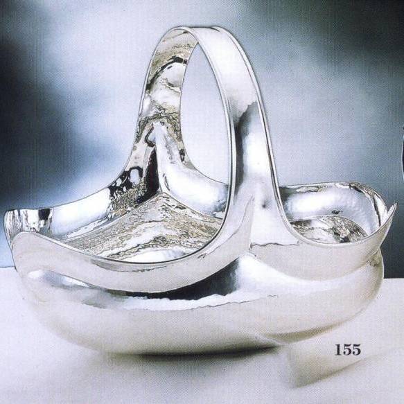 Серебряная ваза Calatide