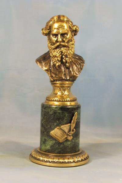 Бронзовая статуэтка Л.Толстой