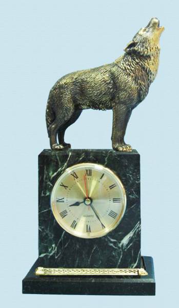 Бронзовые часы Волк