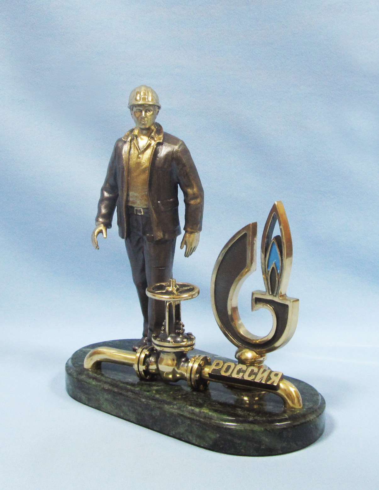 Бронзовая статуэтка Работник нефте-газовой промышленности
