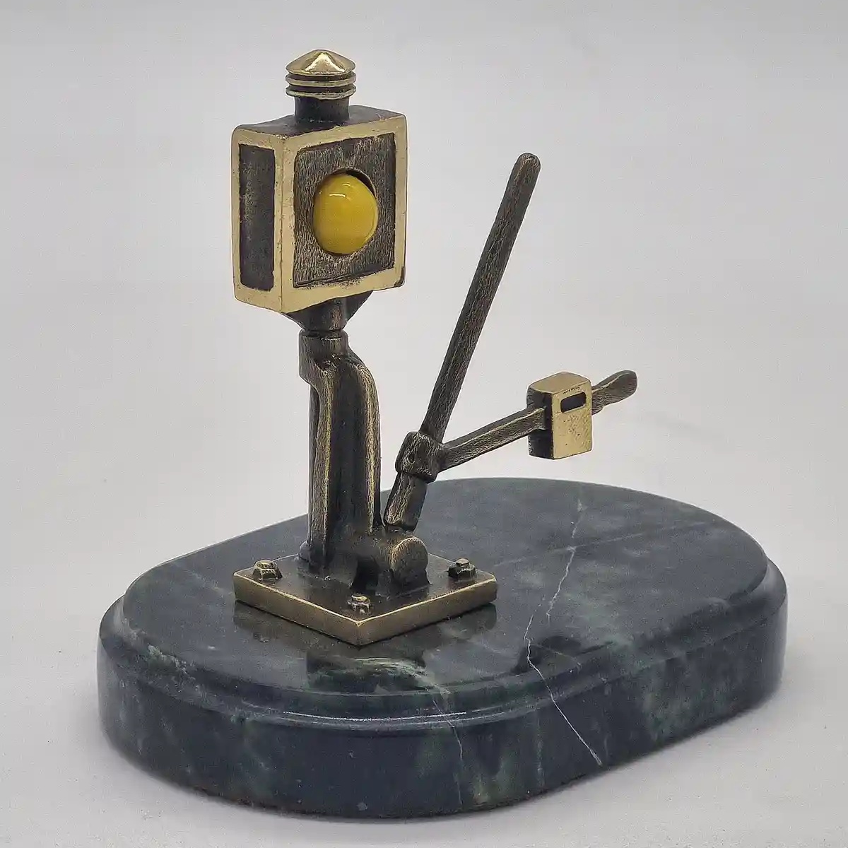 Бронзовая статуэтка Сувенир Железнодорожная СтрелкаФото 11188-02.jpg