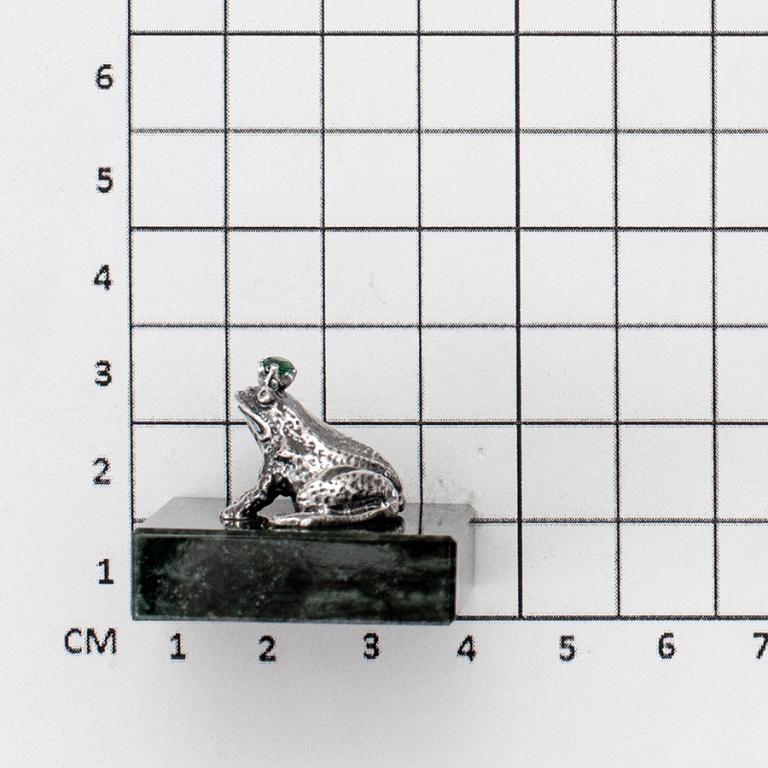 Серебряная статуэтка Лягушка с фианитомФото 12073-02.jpg