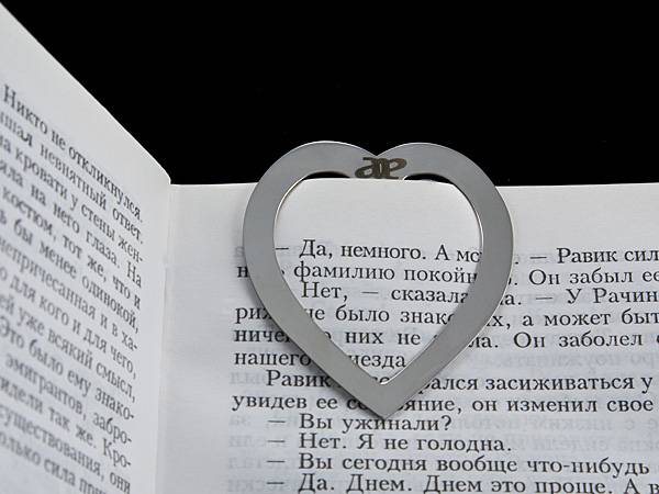 Серебряная закладка для книг Сердечко
