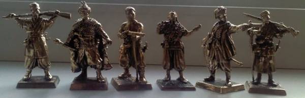 Бронзовая статуэтка Сечевой казак Десятник войска Запорожского (серия Казаки 17 века)Фото 12616-04.jpg