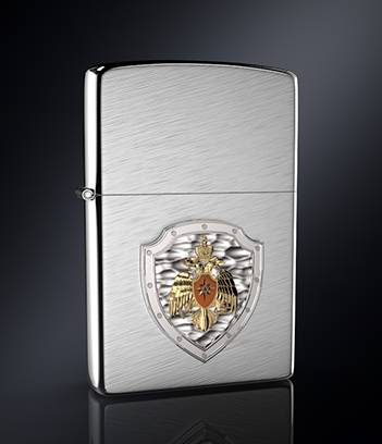 Зажигалка с серебряной эмблемой МЧС РФФото 13017-01.jpg