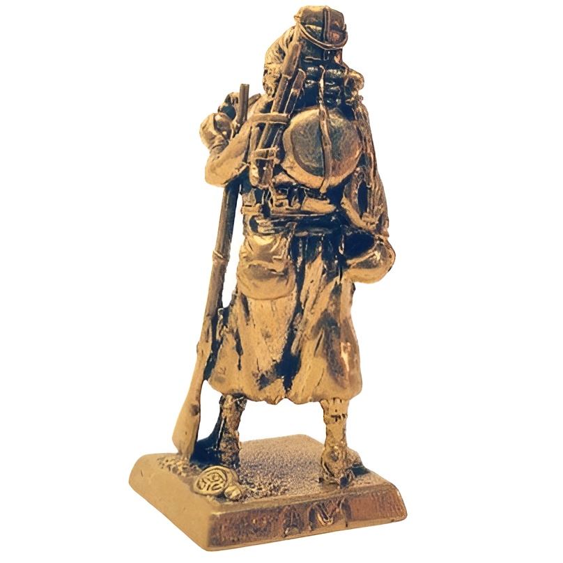 Бронзовая статуэтка Французский зуав, прикуривающий от бомбы (серия Французская пехота 1853-1856 гг..)Фото 13514-04.jpg