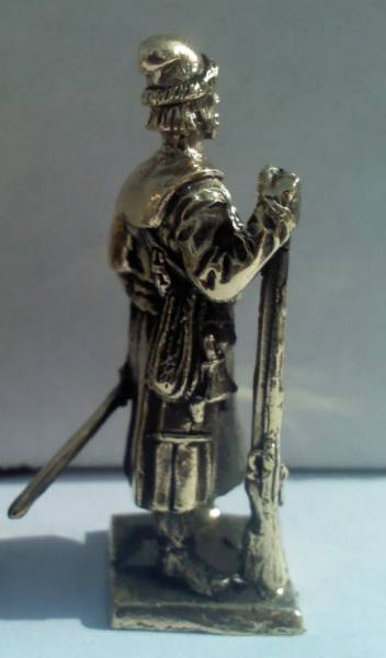Бронзовая статуэтка Стрелец с пищалью и саблей (серия Стрельцы 17-го века)Фото 13527-02.jpg