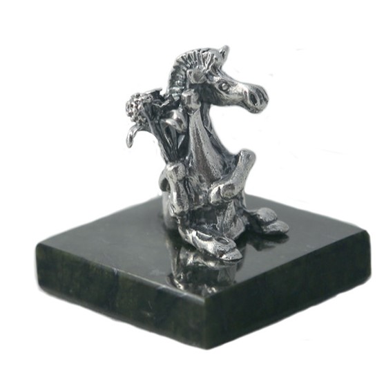 Серебряная статуэтка Лошадь