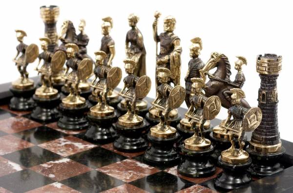 Бронзовые шахматы Римские на подставках