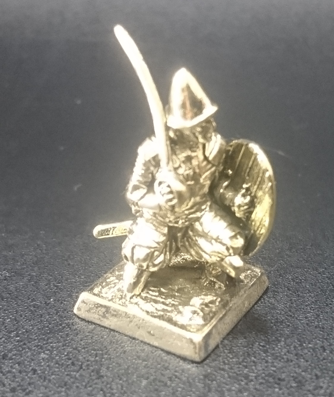 Бронзовая статуэтка Рыцарь сидячий  (серия Мальтийский орден)Фото 14652-02.jpg