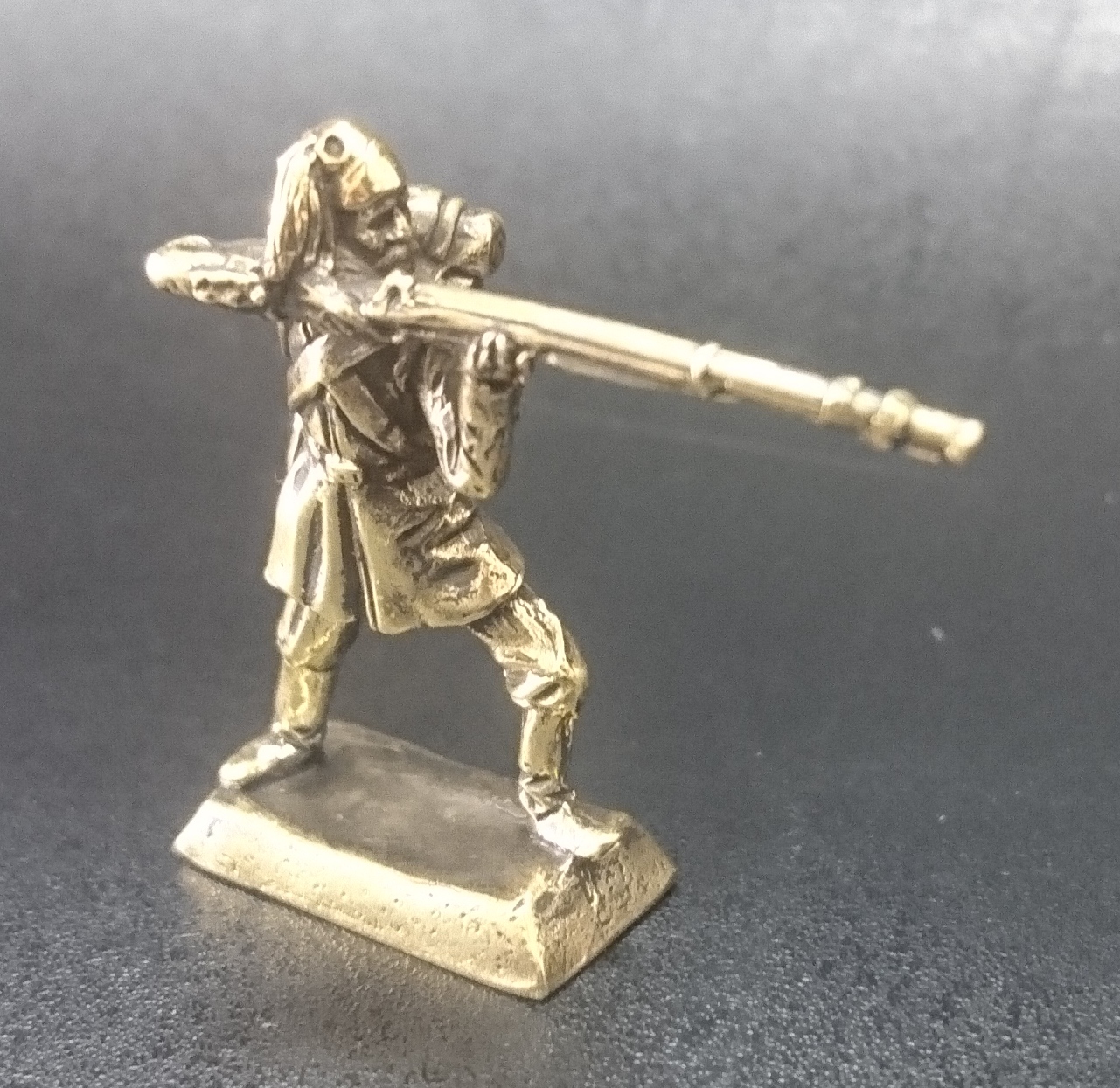 Бронзовая статуэтка Стреляющий турок пехотинец  (серия Турецкая армия 1853-1856 гг.)Фото 14655-02.jpg