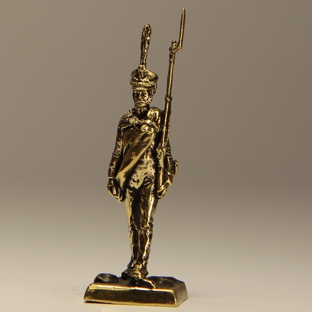 Бронзовая статуэтка Рядовой Лейб Гвардии Литовскго полка (серия РИА 1812 года)Фото 14663-02.jpg