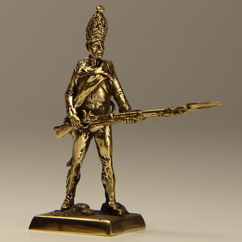Бронзовая статуэтка Павловский гвардеец (серия РИА 1812 года)Фото 14665-02.jpg