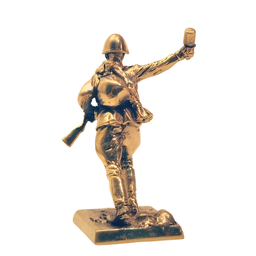 Бронзовая статуэтка Солдат с гранатой (серия Штурм Сапун горы1944 год)Фото 14693-02.jpg