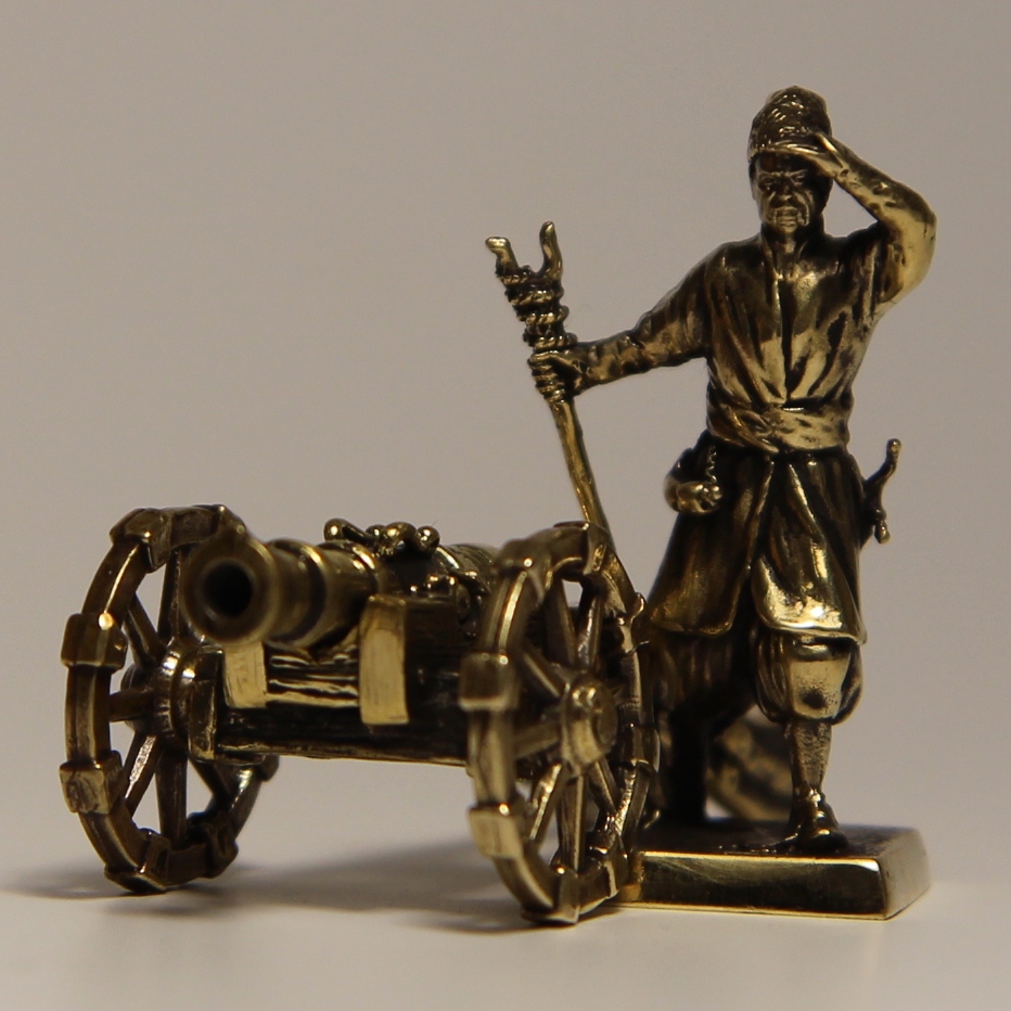 Бронзовая статуэтка Казак сечевой с пушкой (серия Казаки 17 века)