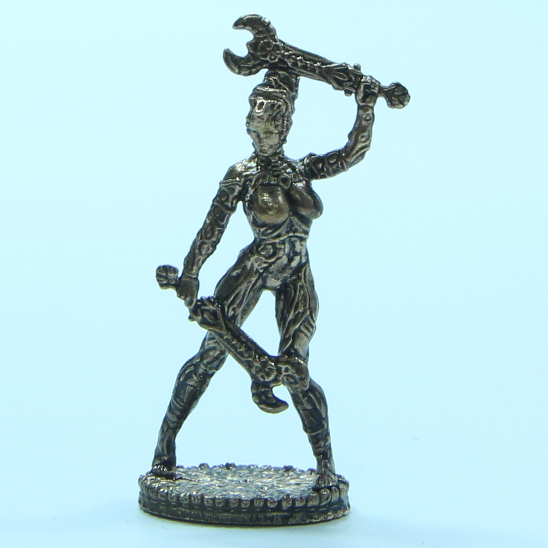 Бронзовая статуэтка Gigergirl с двумя мечами Gigergirls)Фото 15084-02.jpg