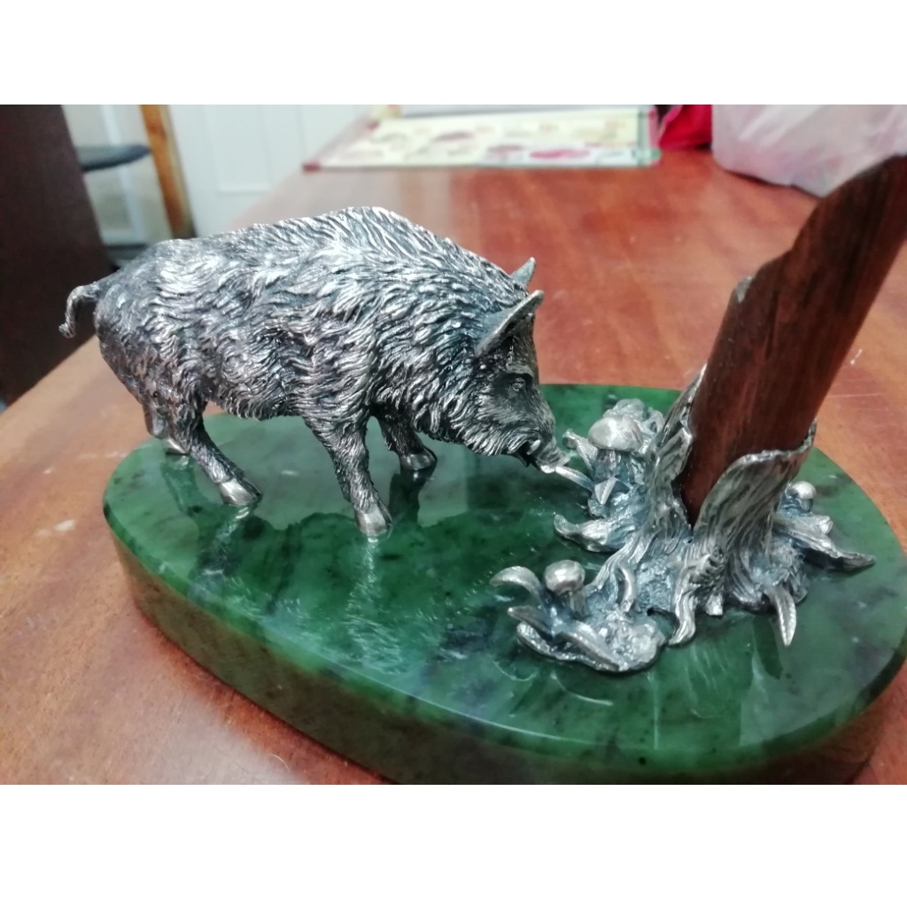 Серебряный сувенир-скульптура Кабан у пняФото 15212-05.jpg