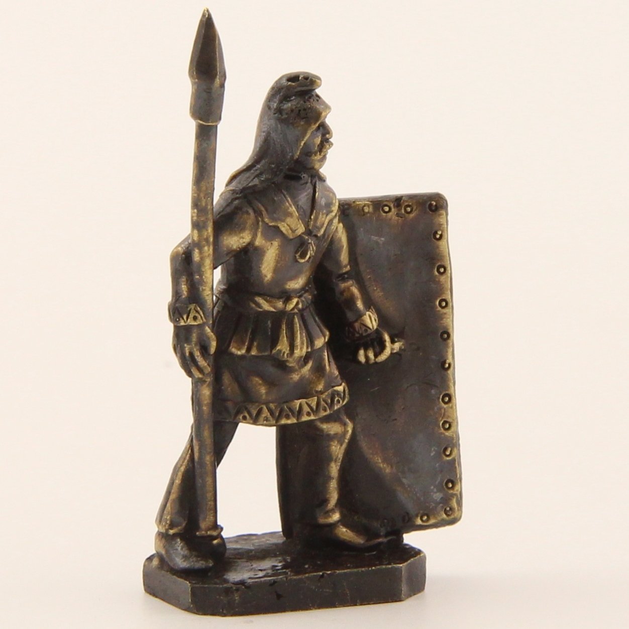 Бронзовая статуэтка Воин с копьем и щитом (серия Персы)Фото 15242-06.jpg