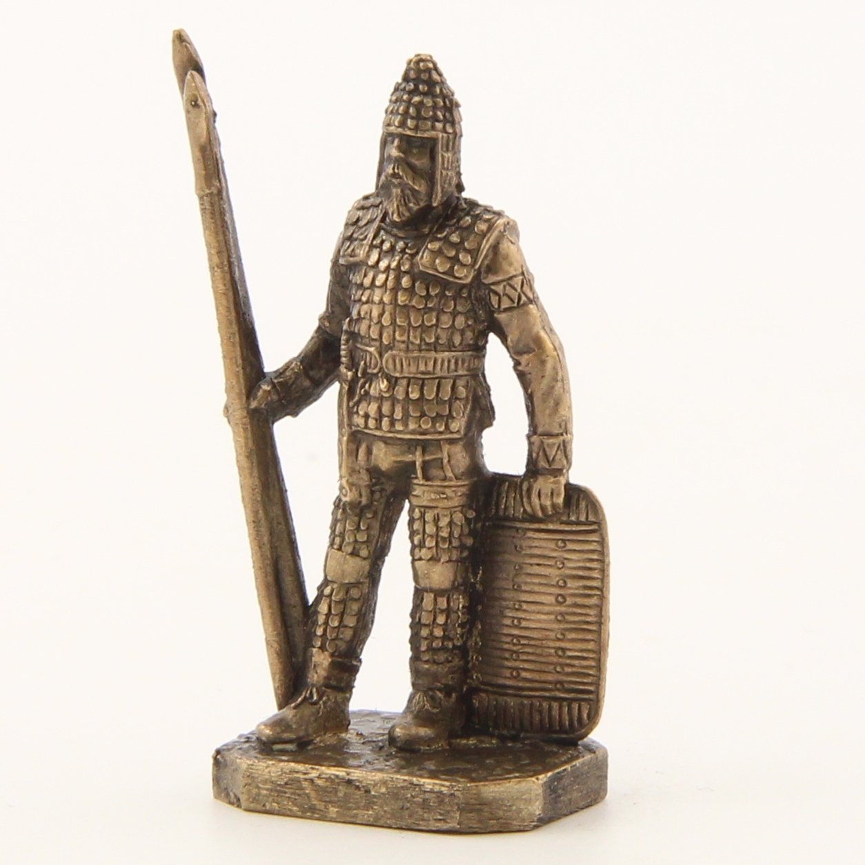 Бронзовая статуэтка Воин с двумя копьями и щитом (серия Скифы)Фото 15246-02.jpg