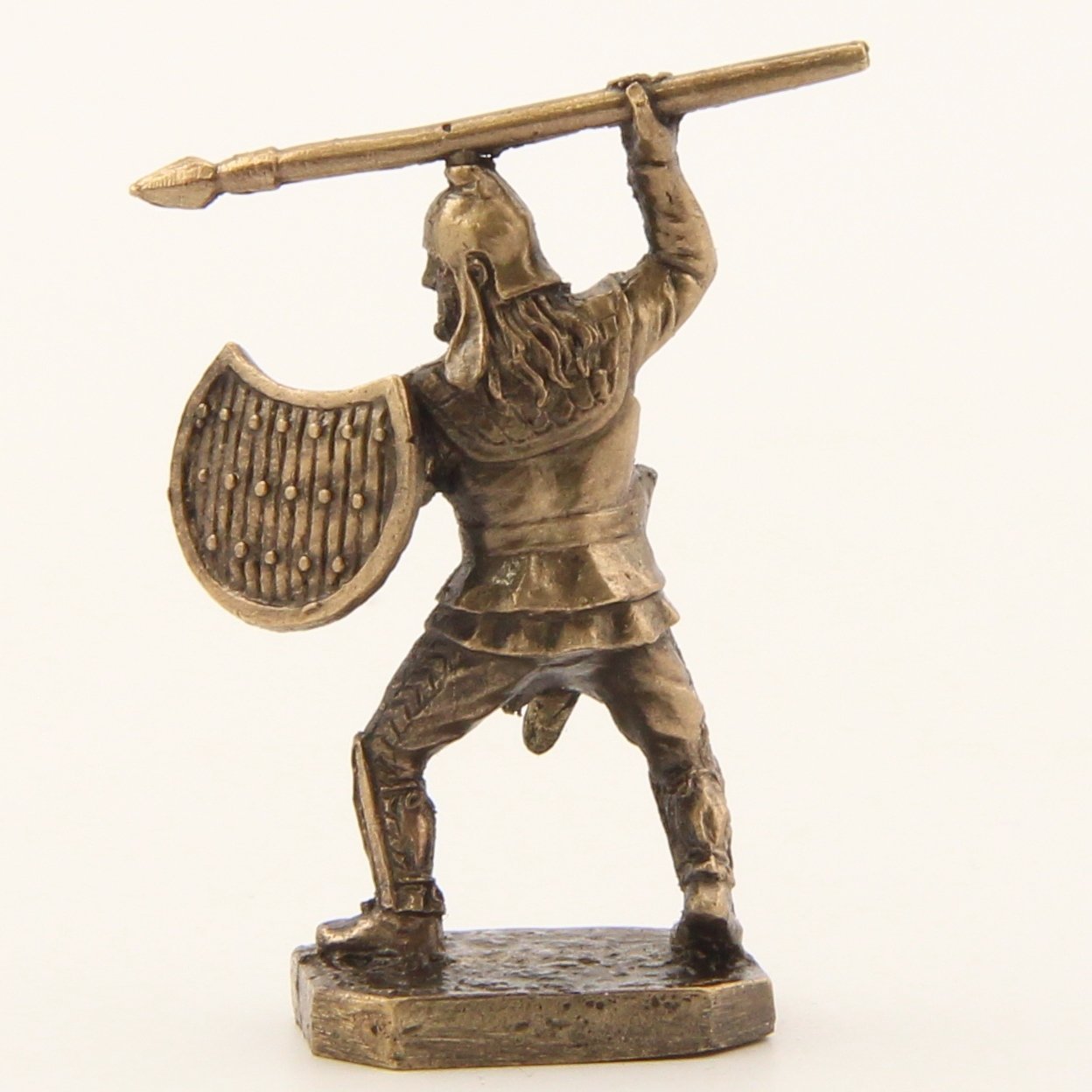 Бронзовая статуэтка Воин с копьем и щитом (серия Скифы)Фото 15247-04.jpg