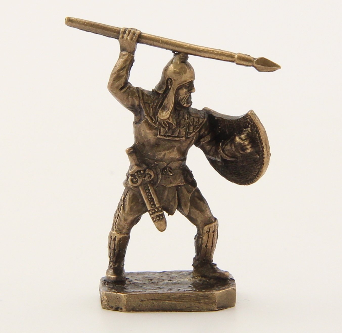 Бронзовая статуэтка Воин с копьем и щитом (серия Скифы)Фото 15247-08.jpg