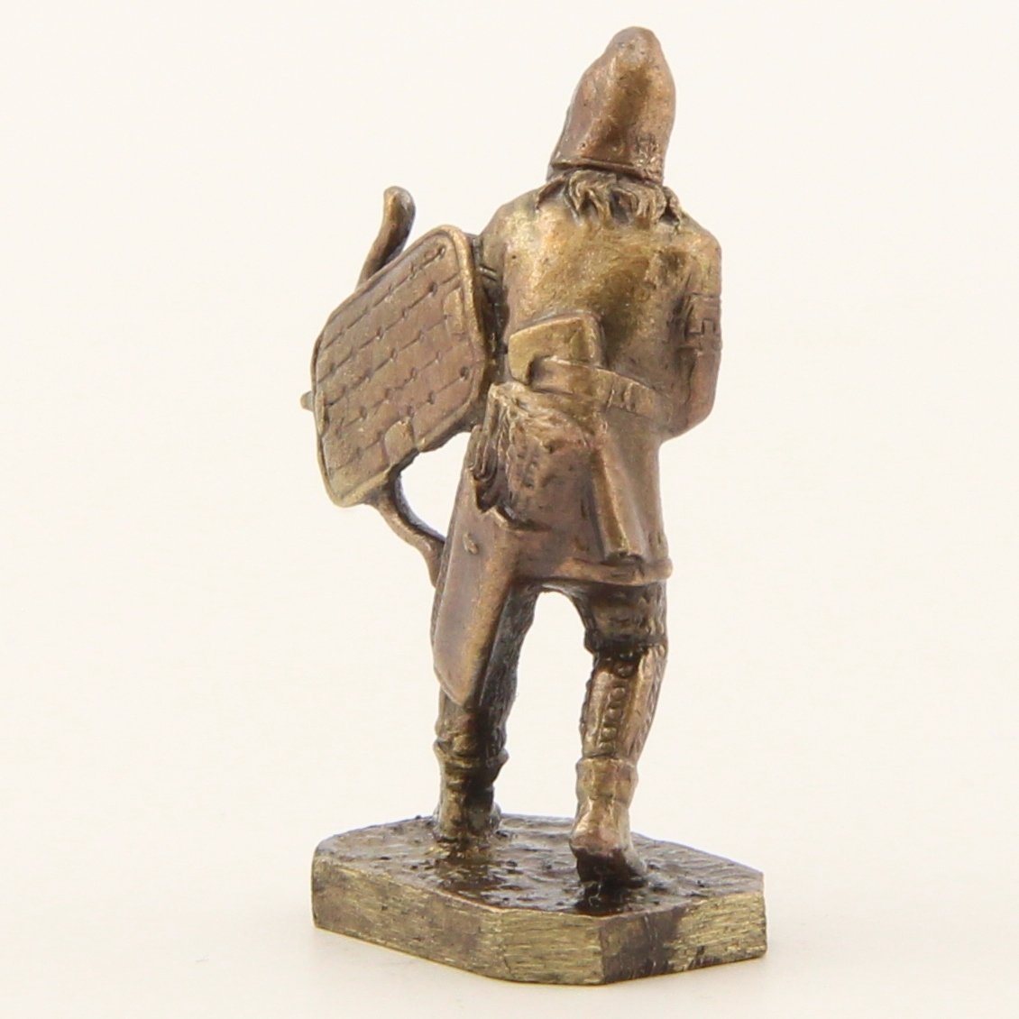 Бронзовая статуэтка Лучник со щитом (серия Скифы)Фото 15250-05.jpg