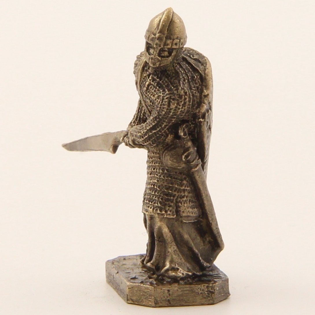 Бронзовая статуэтка Рыцарь с глефой (серия Крестоносцы под стенами Акры Часть 2)