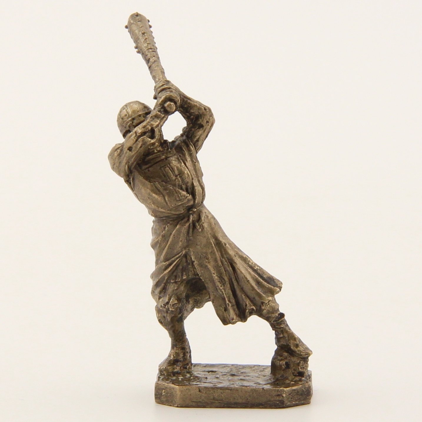 Бронзовая статуэтка Рыцарь с дубиной (серия Крестоносцы под стенами Акры Часть 2)Фото 15263-06.jpg