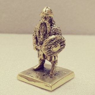 Бронзовая статуэтка Гном викинг (серия гномы)