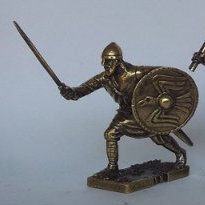 Бронзовая статуэтка Викинг с мечом и щитом (серия Викинги 2)