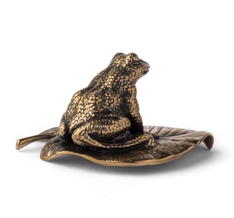 Бронзовая скульптура Лягушка на листе