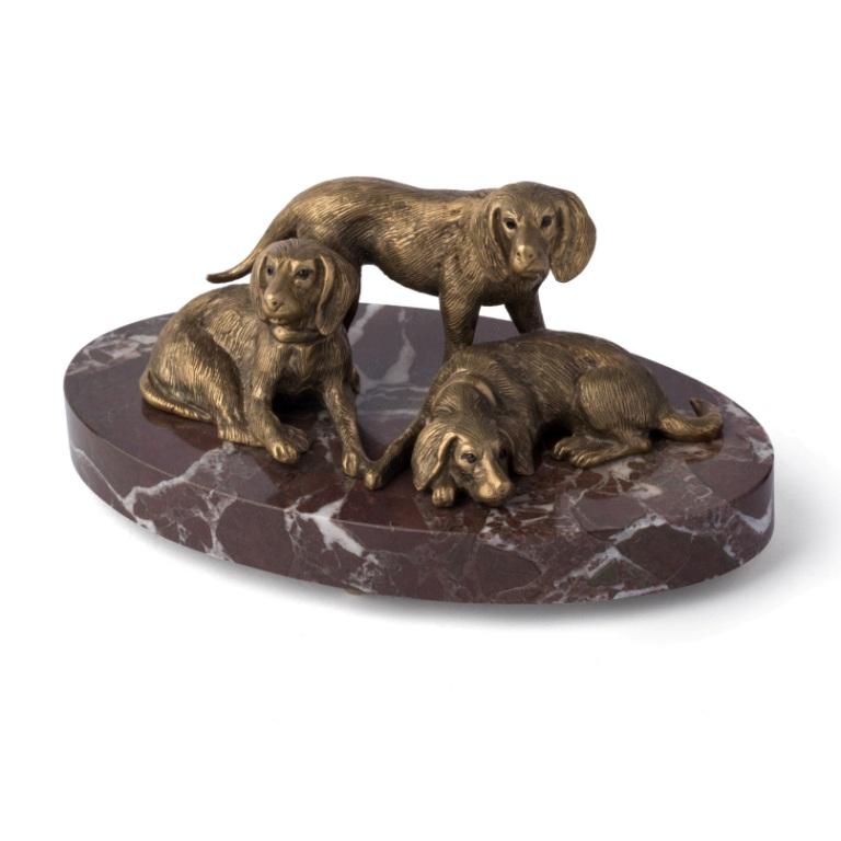 Бронзовая скульптура Три охотничьи собаки на камне