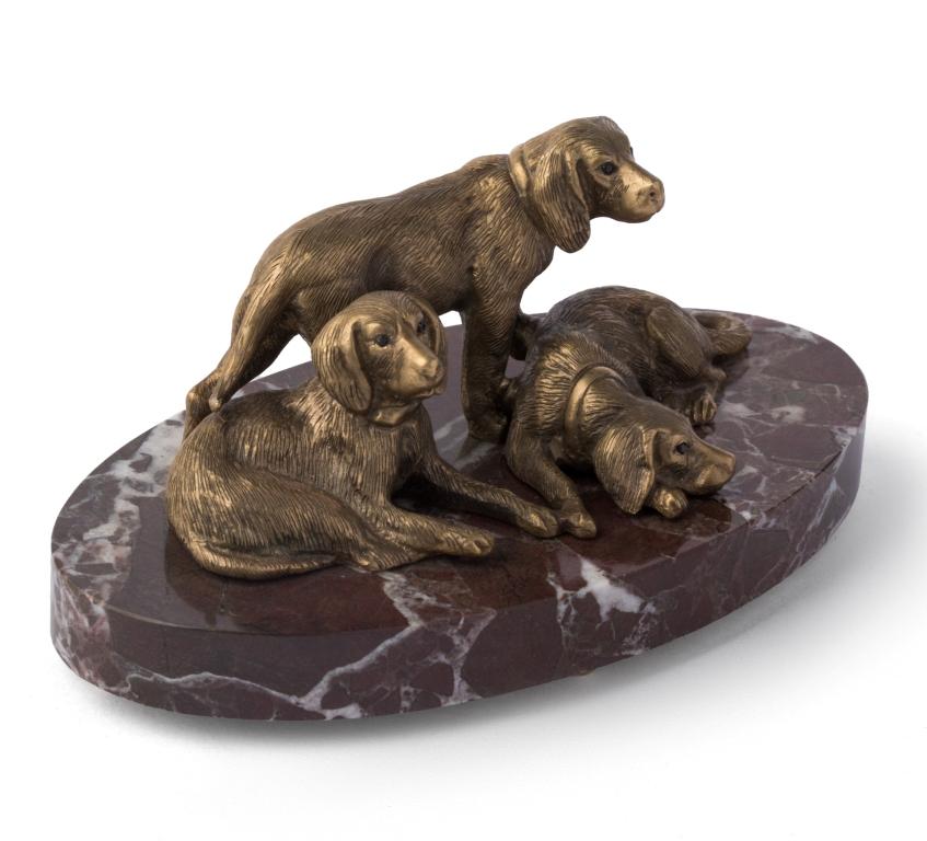 Бронзовая скульптура Три охотничьи собаки на камнеФото 17507-02.jpg