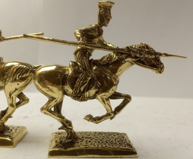 Бронзовая статуэтка Рядовой 17-го уланского  с пикой на коне (серия Британская армия периода Крымской войны 1853-1856)Фото 18013-03.jpg