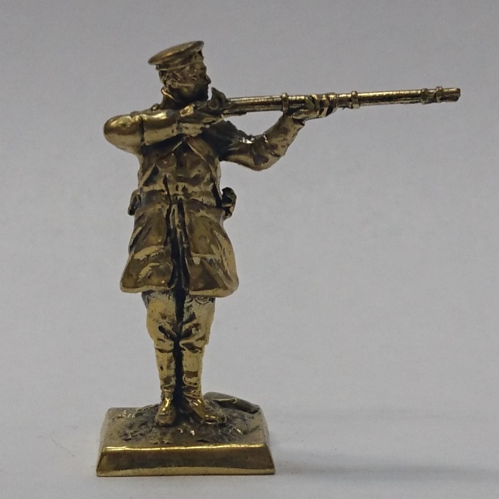 Бронзовая статуэтка Рядовой 3 батальона Украинского егерского полка (Серия РИА 1854-56г Крымская война №2)Фото 18021-02.jpg