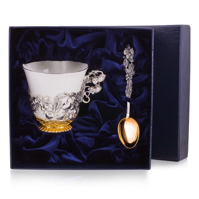 Серебряный набор чайная чашка Натюрморт с ложкой с чернением и позолотой